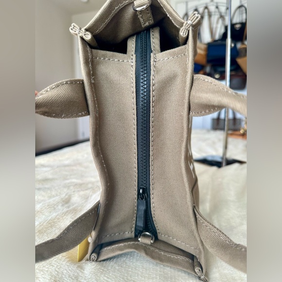 Marc Jacobs Small Traveller Canvas Tote Bag - Picture 6 of 16